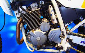 SUZUKI DR250 R SJ45A