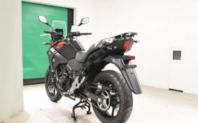 SUZUKI Vｽﾄﾛｰﾑ250A 2022
