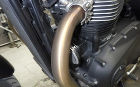 TRIUMPH STREET TWIN 2022