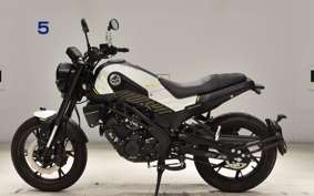 BENELLI レオンチーノ125