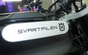 HUSQVARNA SVARTPILEN 250