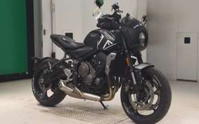 TRIUMPH TRIDENT 660 2022
