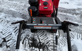 HONDA  SNOW BLOWER  MACHINE 