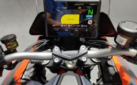 KTM 1290 SUPER  DUKE GT V6940