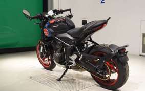 TRIUMPH TRIDENT 660 2025