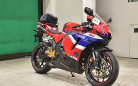 HONDA CBR600RR 2024 PC40