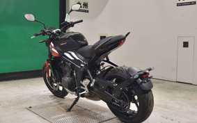 TRIUMPH TRIDENT 660 2025