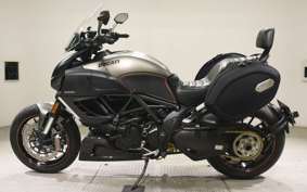 DUCATI DIAVEL STRADA 2013