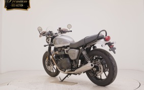 TRIUMPH STREET TWIN 2022