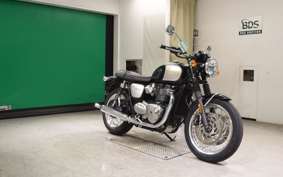 TRIUMPH BONNEVILLE T120 2025