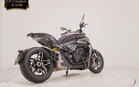 DUCATI XディアベルV4 2025