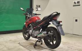 SUZUKI GSR250 2012