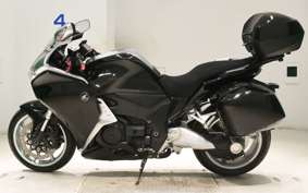 HONDA VFR1200F 2015 SC63