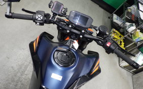 KTM 890 DUKE R 2025