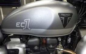 TRIUMPH STREET TWIN 2022