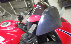 HONDA CBR650R E-Clutch 2025 RH17