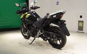 SUZUKI Vｽﾄﾛｰﾑ250 2010