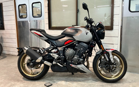 TRIUMPH TRIDENT 800 2026 L24P40