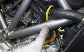 HONDA VTR 250 2025 MC33