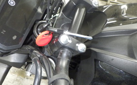 YAMAHA FZ25