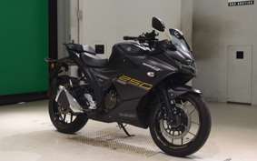 SUZUKI GIXXER 250 SF