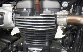 TRIUMPH STREET TWIN 2022