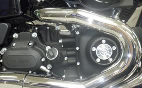 HARLEY FXDBC1580 2015