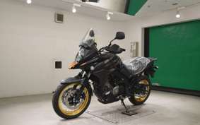 SUZUKI Vストローム650XTA 1986 C733M