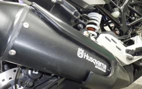 HUSQVARNA SVARTPILEN 401 2020