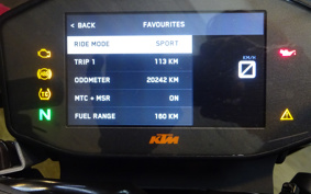 KTM 890 DUKE R 2021 TU940