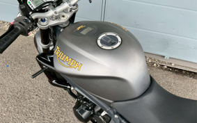 TRIUMPH STREET TRIPLE R 2010 TMD416