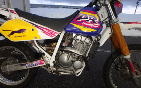 SUZUKI DR250 R SJ45A