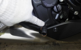 HONDA CBR650R E-Clutch 2025 RH17