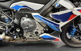 BMW M1000R 2024 0E81