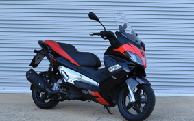 APRILIA SR MAX 300IE 2015