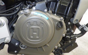 HUSQVARNA SVARTPILEN 401 2021