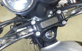 TRIUMPH BONNEVILLE T100 2012