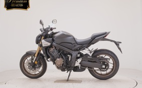 HONDA CB650R E-Clutch 2025 RH17