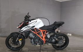 KTM 1290 SUPER  DUKE R V3940
