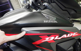 HONDA X-BLADE 2025