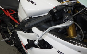 TRIUMPH DAYTONA 675 R 2011