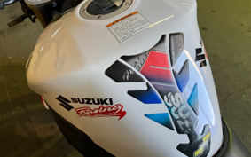 SUZUKI GSR750 2011 C5111