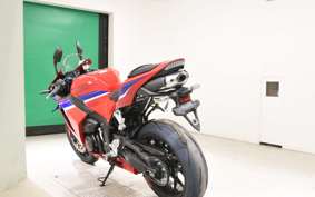 HONDA CBR600RR 2025 PC40