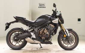 HONDA CB650R E-Clutch 2025 RH17