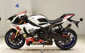YAMAHA YZF-R1 2016