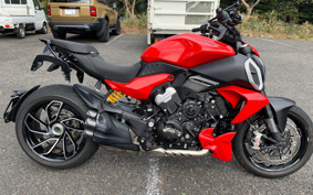DUCATI DIAVEL V4 2025