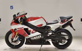 YAMAHA YZF-R7 2000