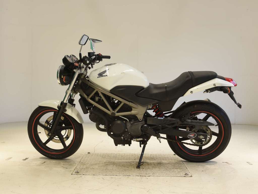 Фото Honda VTR 250 Gen. 2 2013 с японского аукциона