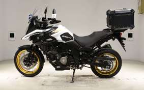 SUZUKI Vｽﾄﾛｰﾑ650XTA 2023 C733M