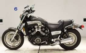 YAMAHA VMAX 2000